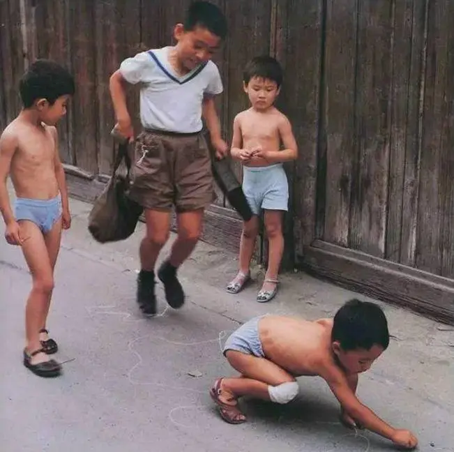 《七律 · 发小》作者：吴云钦（图4）