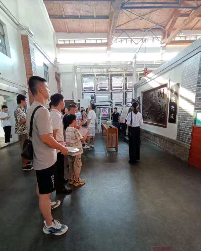 【北京头条】推介(湖北)优秀作家诗人崔怀强《七律·黄鹤楼酒厂传捷声》请欣赏(图7)