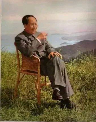 【大东方诗画社】分享优秀作家诗人方亮老师《怀念毛主席》组诗三首请欣赏（图6）