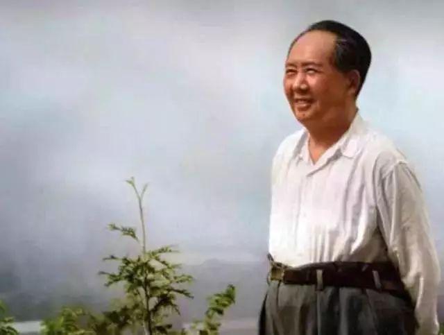 【大东方诗画社】分享优秀作家诗人方亮老师《怀念毛主席》组诗三首请欣赏（图5）
