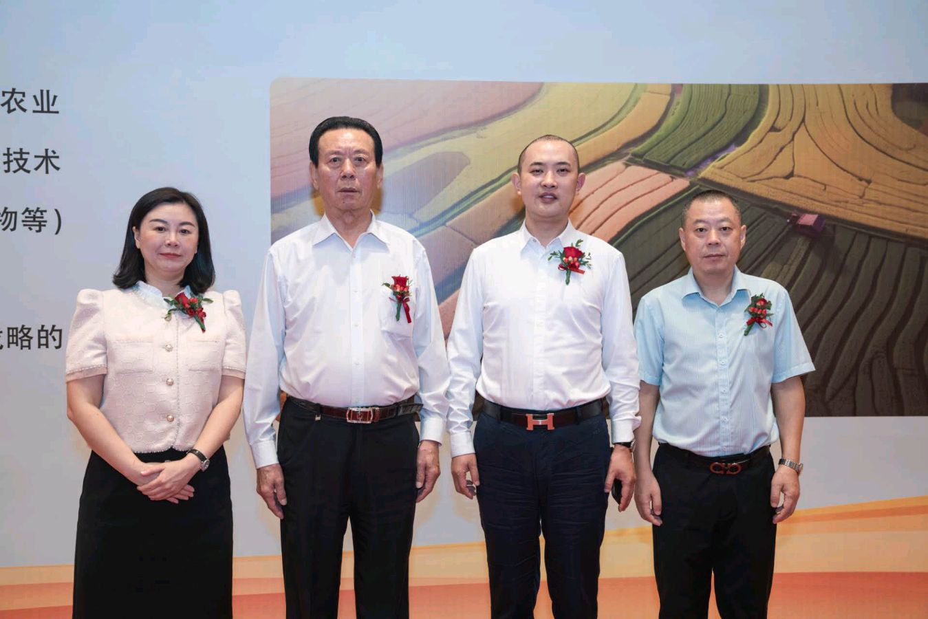 【北京头条】隆重推出中国三农产业发展联盟主席万云华出席第六届中国农民丰收节暨中志集团金色丰收盛曲大会(图13)
