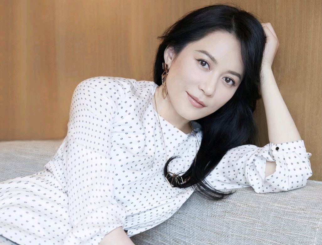 【大东方诗画社】分享优秀作家诗人方亮老师《成熟的女人》请欣赏（图6）