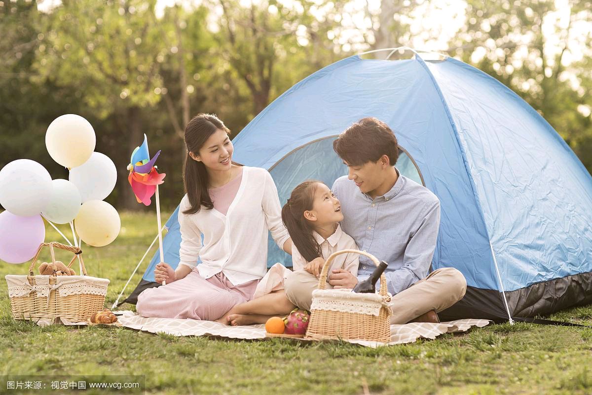 【大东方诗画社】分享优秀作家诗人方亮老师《山丘布满小帐篷》请欣赏（图5）