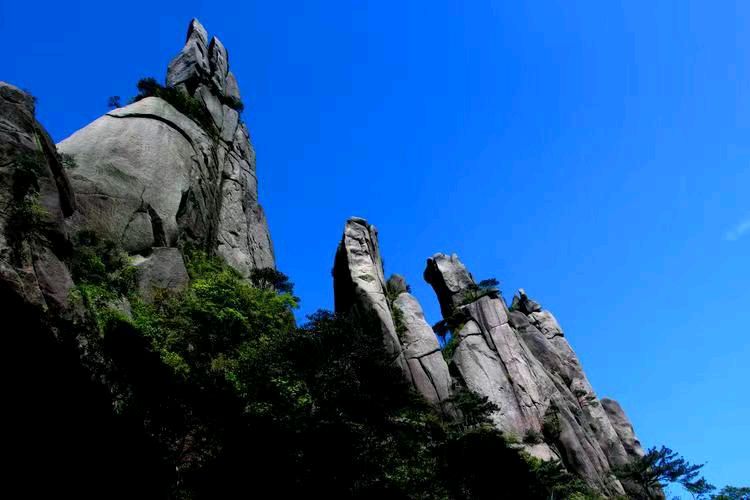 【华夏诗词】分享(湖北)优秀作家诗人崔怀强《七绝·双节登三清山》请欣赏(图4)