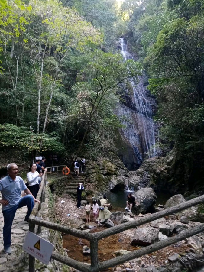 【华夏诗词】分享(上海)优秀诗人王理松《双节旅游记》八首请欣赏(图11)