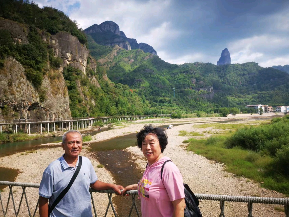 【华夏诗词】分享(上海)优秀诗人王理松《双节旅游记》八首请欣赏(图15)