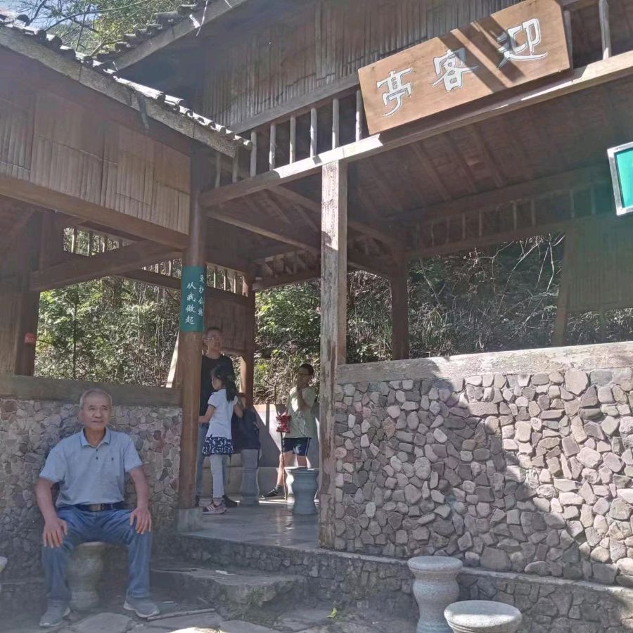【华夏诗词】分享(上海)优秀诗人王理松《双节旅游记》八首请欣赏(图17)