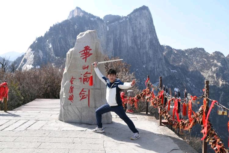 【华夏名篇】分享（吉林抚松）优秀诗人黄文贵先生《登华山抒怀》请欣赏（图4）