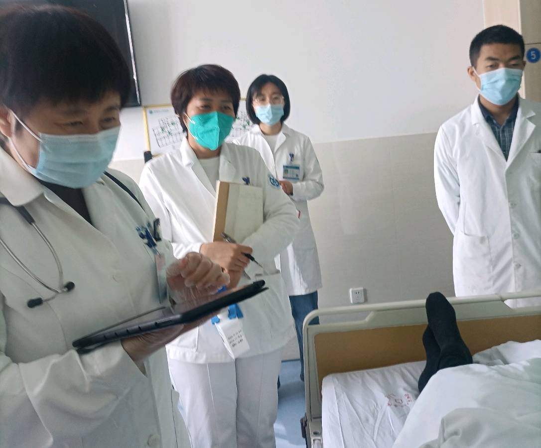 【今日头条】隆重推出周玉欣《赞诸城市人民医院消化内科一病区全体医护人员》(图7)