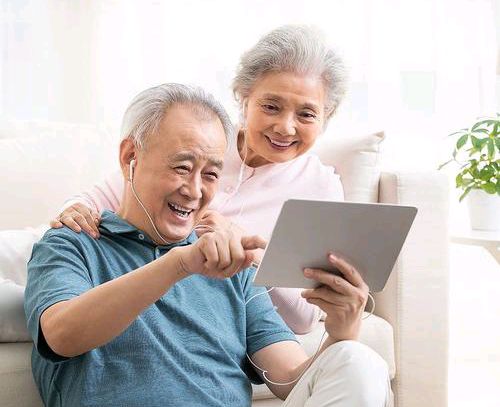 【华夏文学】推介优秀作家诗人胡清普老师《顺着潮流 做快乐老人》请欣赏(图6)