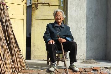 【北京头条】推介优秀诗人张泽贵先生《留守老人》请关注（图7）