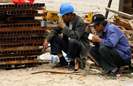 【中华好诗词】分享(河南)优秀书法家 诗人黄兴民老师《七绝·农民工》外两首请欣赏(图5)