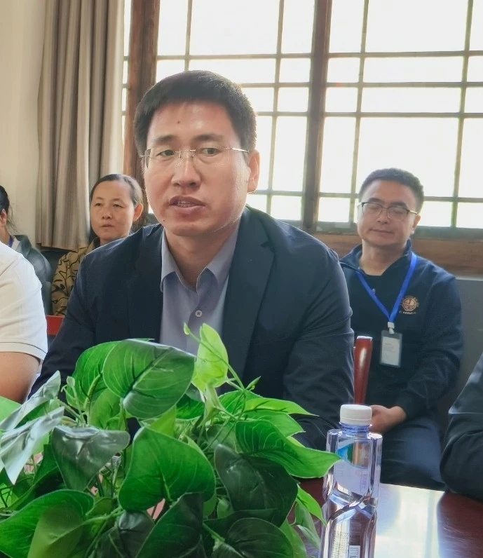 陕西张志民《登天下第一挂壁天梯，览中华鱼跃龙门胜境》（图20）