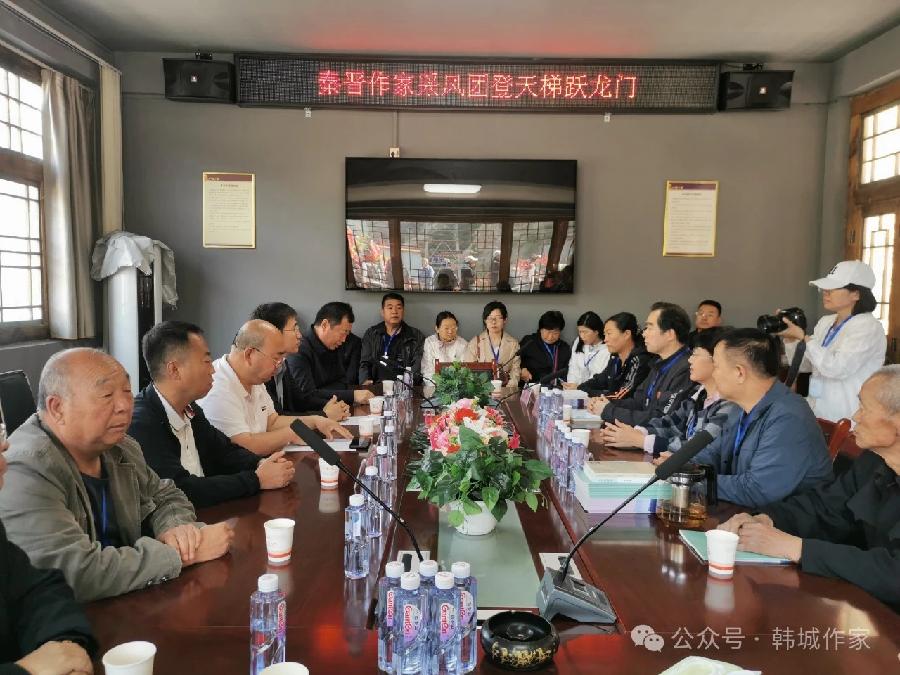 陕西张志民《登天下第一挂壁天梯，览中华鱼跃龙门胜境》（图17）