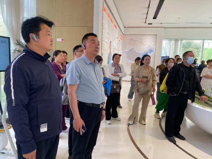 领略齐鲁文化精髓 提升综合文化素质——聊城市书画研究会赴济南开展研学交流活动(图3)