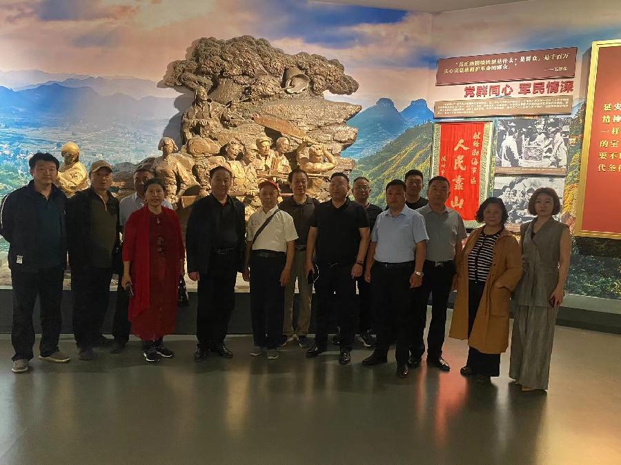 领略齐鲁文化精髓 提升综合文化素质——聊城市书画研究会赴济南开展研学交流活动(图7)