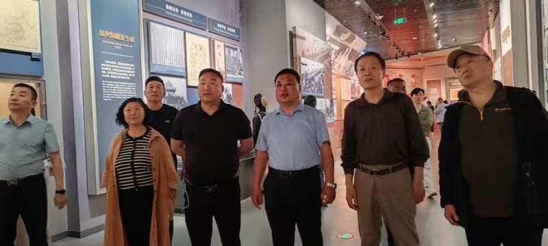领略齐鲁文化精髓 提升综合文化素质——聊城市书画研究会赴济南开展研学交流活动(图6)
