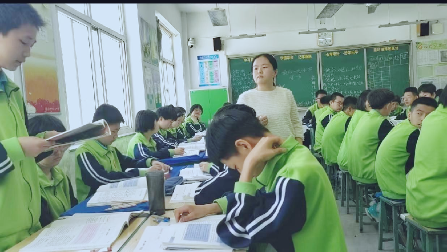 原平市教研室相关领导高度评价实达中学三标课堂(图3)