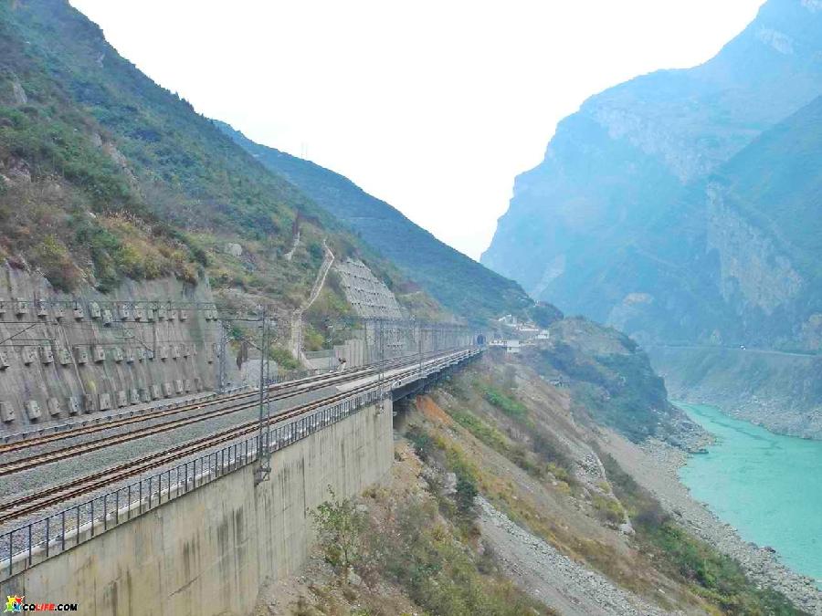 「关工动态」涪陵工务段关工委慰问秀山线路车间端午防洪值守青工（图4）