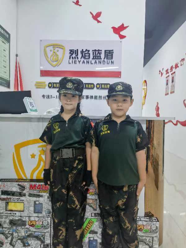 书画陶冶情操，军训锻炼性格——聊城市书画研究会赴烈焰蓝盾少年军事训练营开展书画交流（图5）