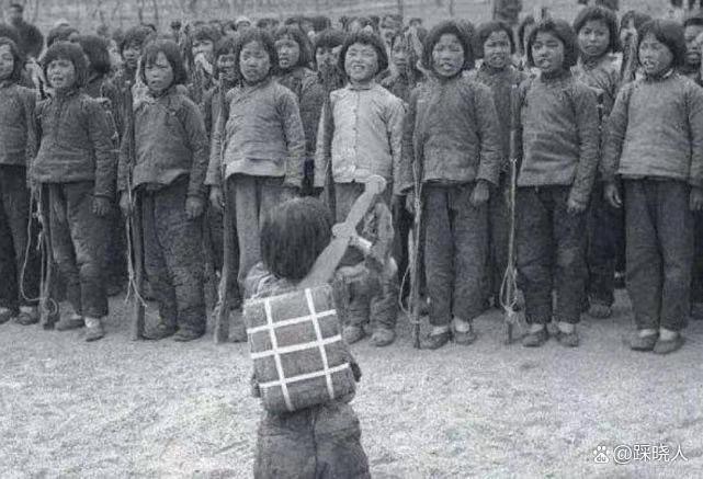 庆八. 一歌泣娃娃兵-赤脚诗童法正辩（北京）长安街总社【世界诗人名人展】10175期（图5）