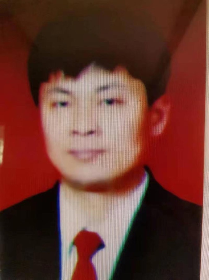 佩 奇 传，作者陈烈