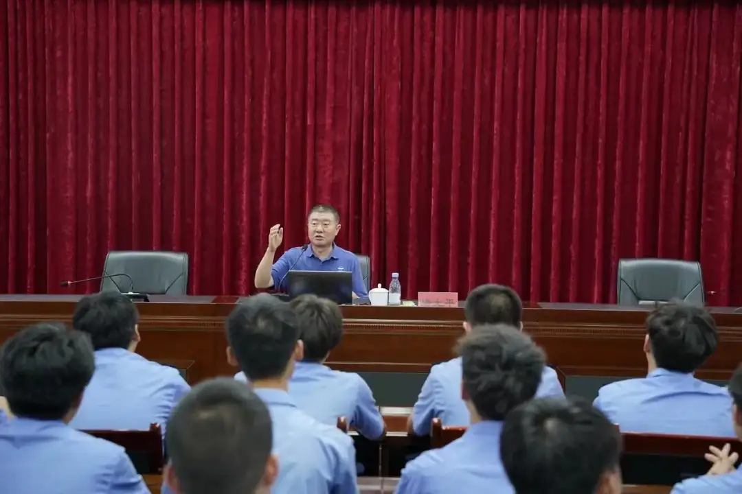 「关工动态」中国铁路成都局集团公司关工委“五老”宣讲团为重庆分会新入路青工扣紧步入人生第一颗“纽扣”（图10）
