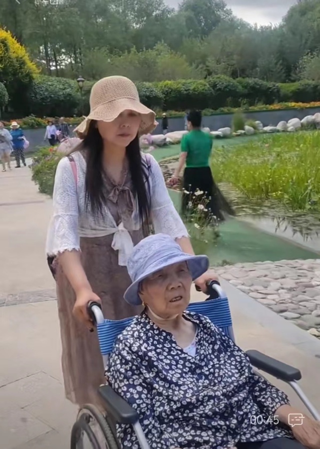 北山美丽园荷韵（外2首）文/赵正霞（青海）京津沪头条