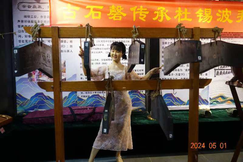 尼言诗选