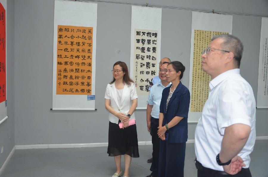 聊城市金融系统举办“翰墨清风 廉润金融”廉洁文化书画展（图3）