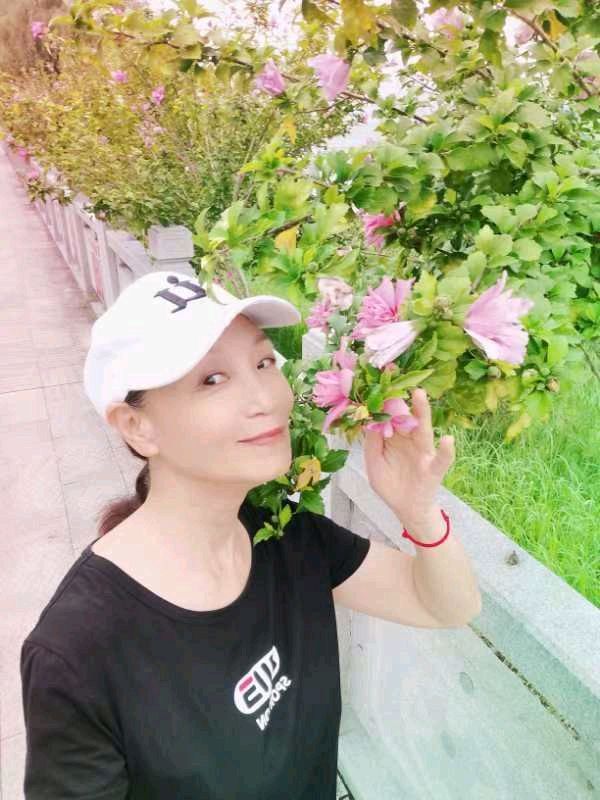 《父亲》作者:王奔儿【主播:秋韵】【桃源国际诗歌文化传媒】用声音传递温暖以诵读致敬人生♬（图12）