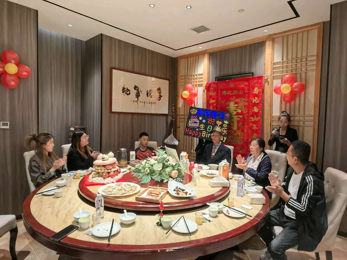 旭日东升（長民）编辑‖在西安《盛唐壹号酒店》庆贺八十周岁生日纪实（图18）