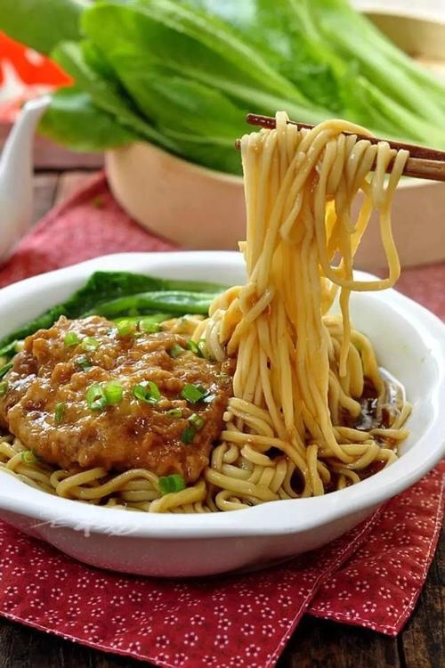 《品尝沈阳特色:鸡架抻面》文:陶丹(中国沈阳)天下美食总社【世界诗人名人展】10266期(图5)