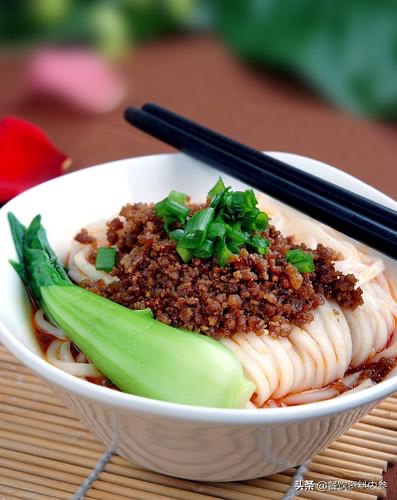 《品尝沈阳特色:鸡架抻面》文:陶丹(中国沈阳)天下美食总社【世界诗人名人展】10266期(图10)