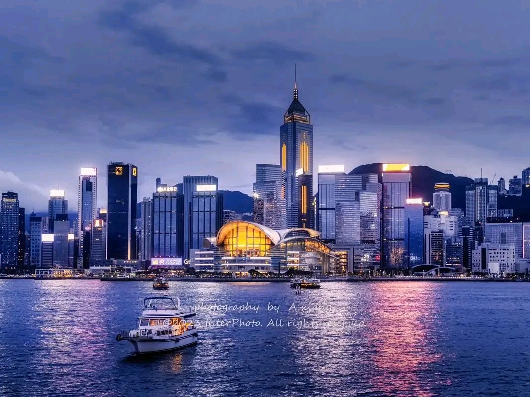 【名家风采】《维多利亚港》//作者张洪光 字:峻菘//《诗收获》征稿……（图4）