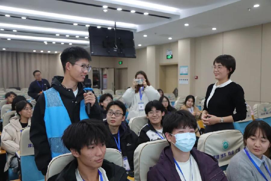 聊城市眼科医院与聊城大学志青藤志愿者协会联合举办第二期“爱眼护眼 ‘睛’彩人生”科普讲座活动（图4）