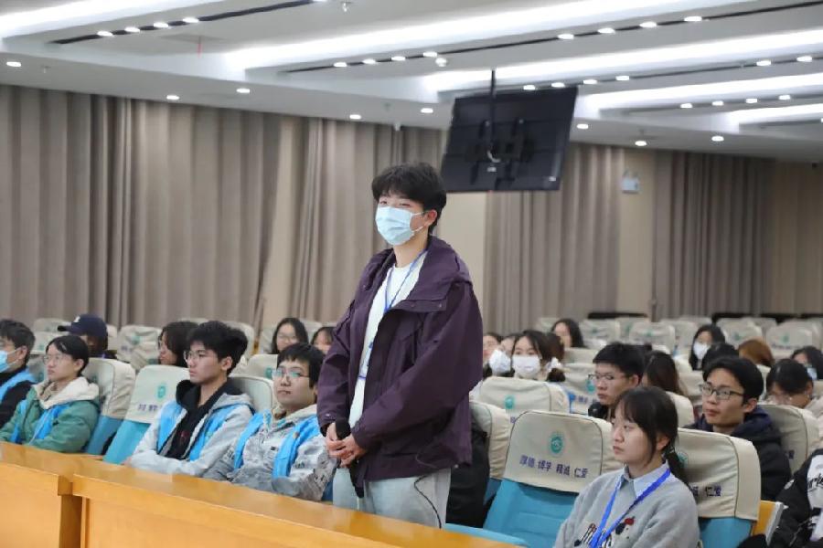 聊城市眼科医院与聊城大学志青藤志愿者协会联合举办第二期“爱眼护眼 ‘睛’彩人生”科普讲座活动（图5）