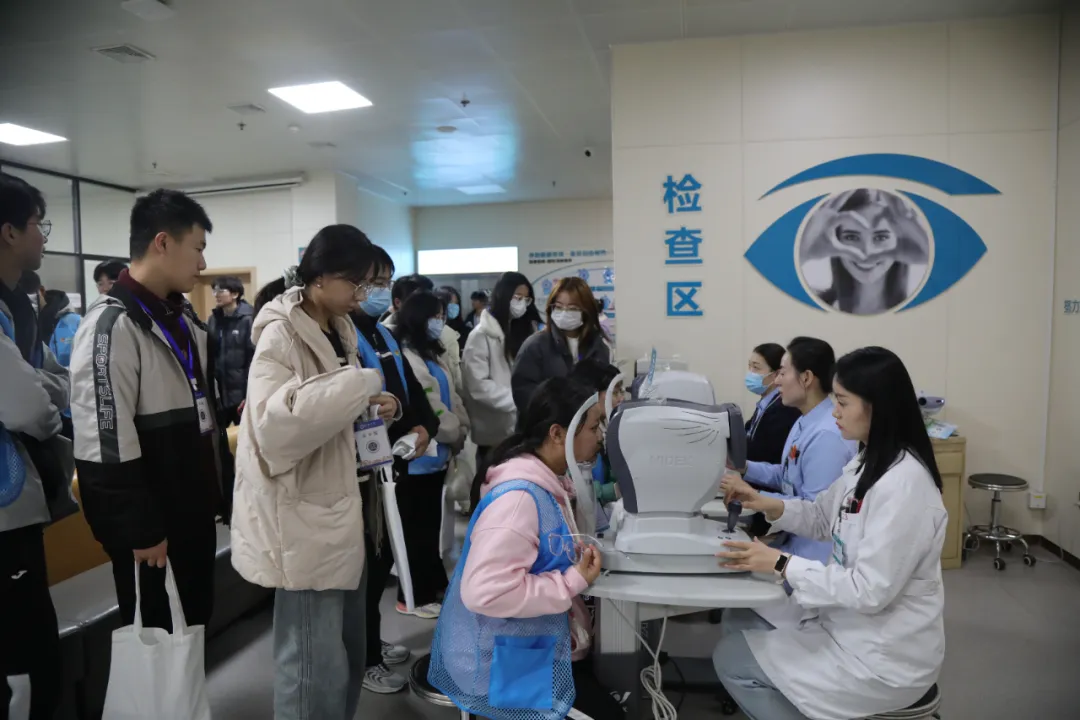聊城市眼科医院与聊城大学志青藤志愿者协会联合举办第二期“爱眼护眼 ‘睛’彩人生”科普讲座活动（图6）