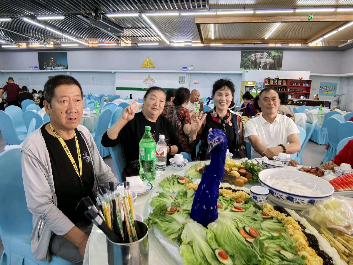 一日仨景点 还吃孔雀宴——记天鹅湖艺术团云南旅居朋友一日游（图34）