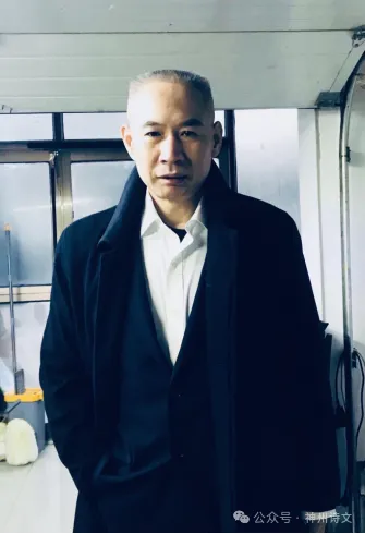 《“快乐闪舞”》文/紫气婴儿【主播:知语】【桃源国际诗歌文化传媒】用声音传递温暖以诵读致敬人生♬（图9）