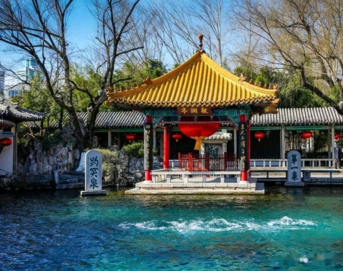东方书剑的《山花子·游济南趵突泉》