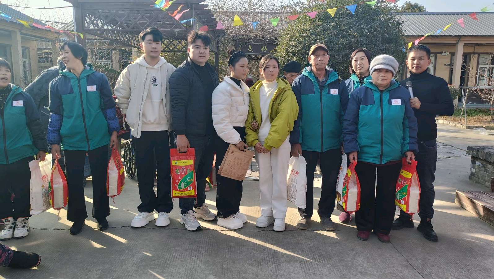 【中國新聞詩文網】光武镇：老年生活展新貌，元旦迎新共欢腾（图3）