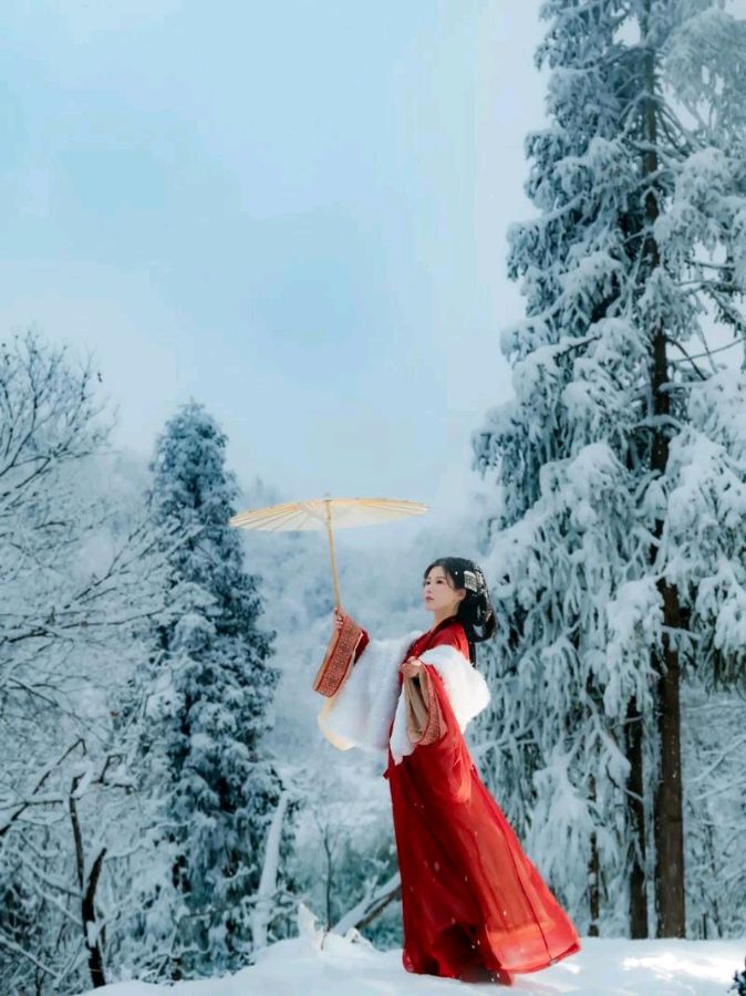 《一场雪的等待》作者:七里【主播:涛声依旧】【桃源国际诗歌文化传媒】用声音传递温暖以诵读致敬人生♬（图7）