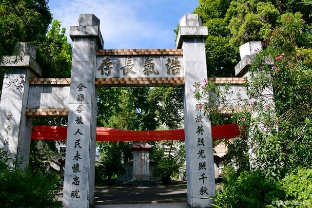 【明心文学】申力/痛悼腾冲国殇墓园 主播/薇薇（图3）