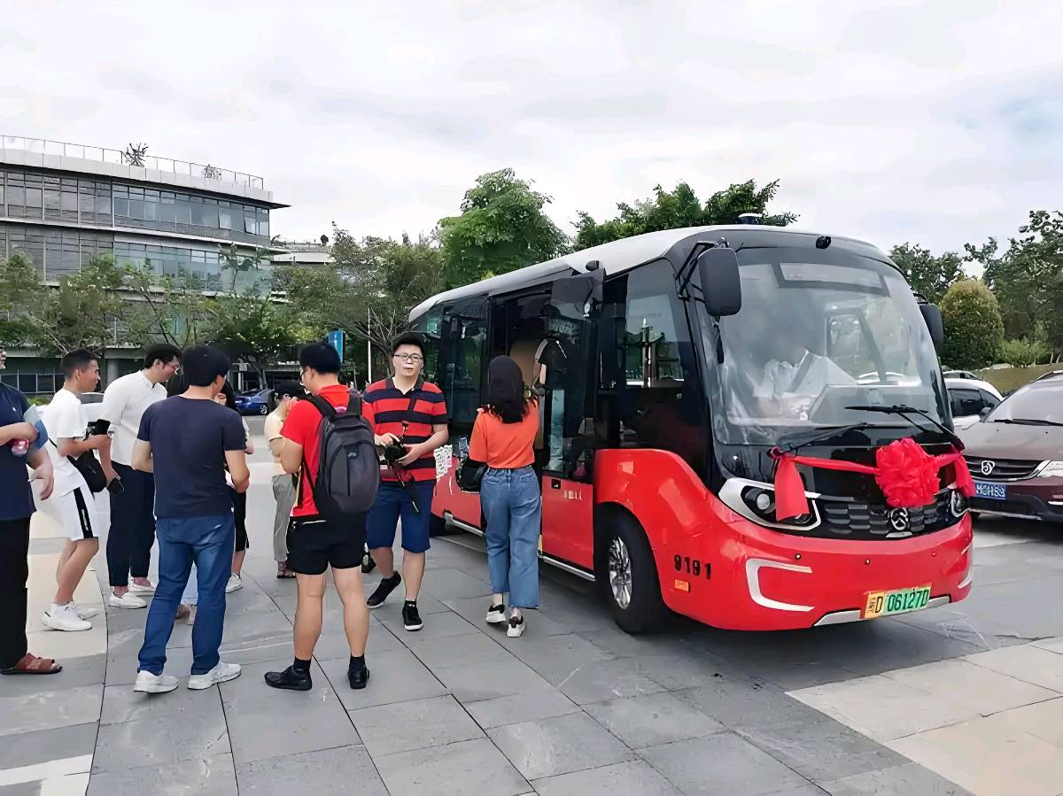 欣赏曾庆年老师律诗·《初六辞母上大巴》（图2）