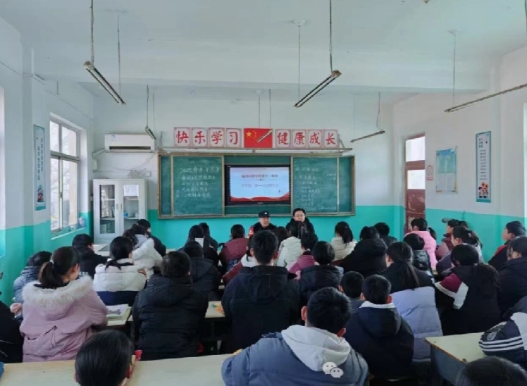 德法同行 筑梦未来——聊城市普通话协会赴临清两所小学开展德育和法治教育报告会