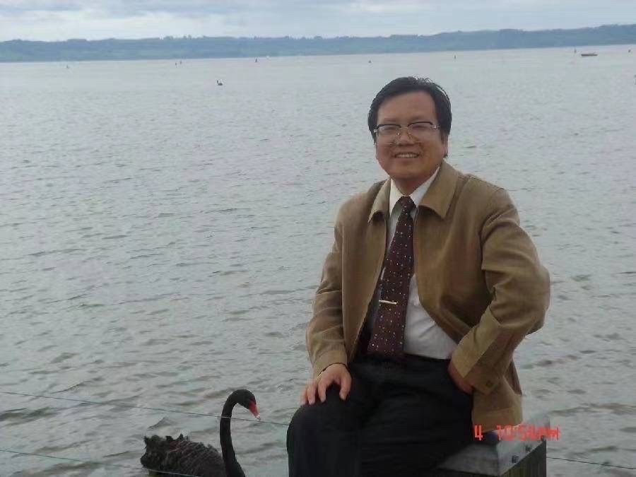 石乐：《忙碌的世界到处都一样》海外头条（图6）