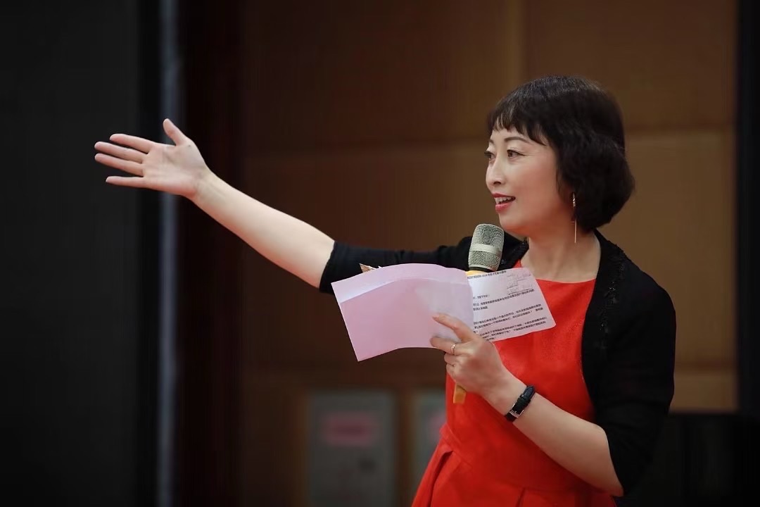 【英译双语诵读】丁香结：作者·英译||盛坤（加拿大）朗诵||韩滢｜海外头条（图7）