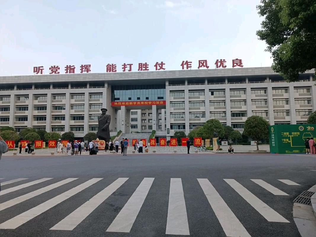 著名军旅作家韩春久《合肥国防科大校园赞》（图3）