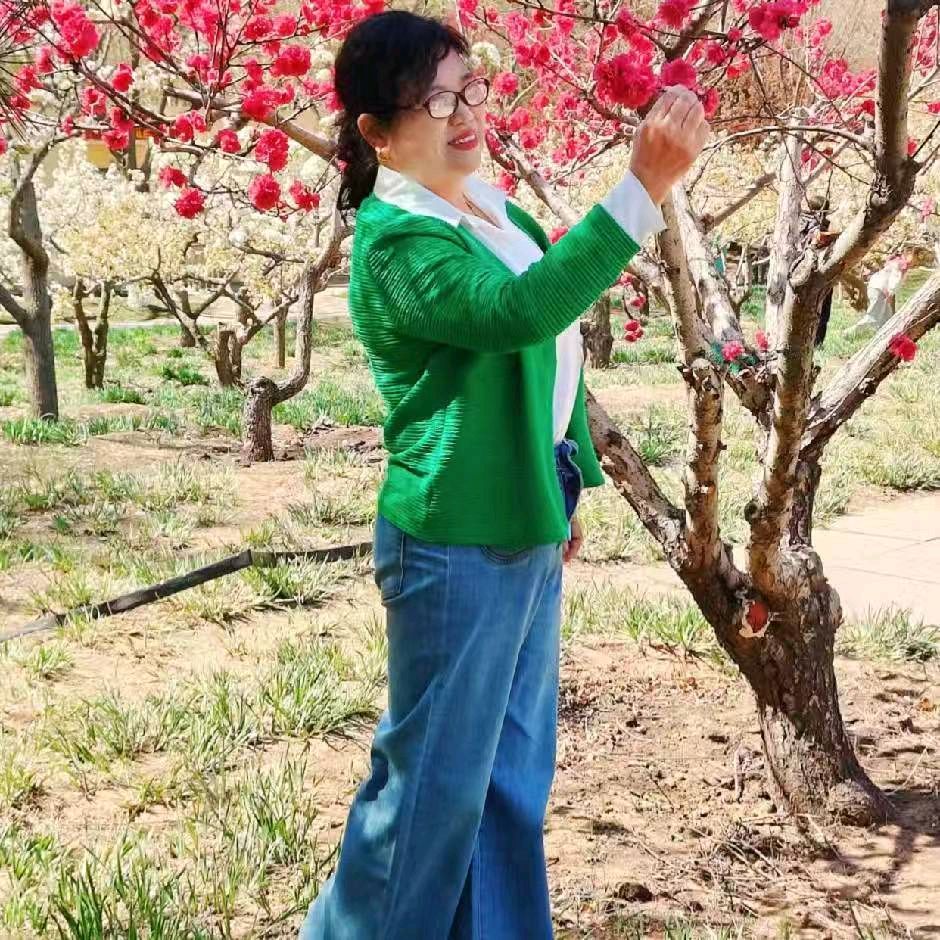 【都市头条向幸福出发编辑部】第13381期 倚栏月明 文 如月主播 张春荣（图2）